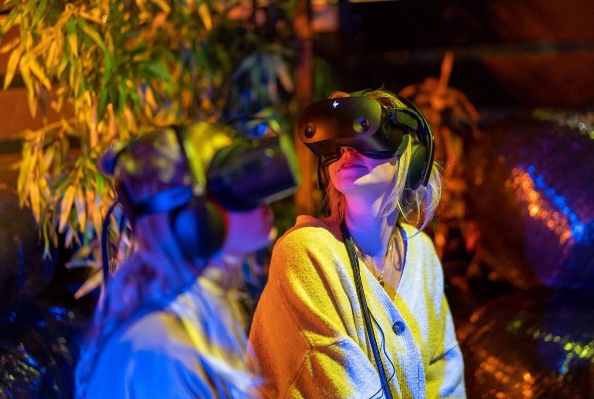 Afbeelding-VR-headset-Beeld-W.-van-Alewijk.jpg